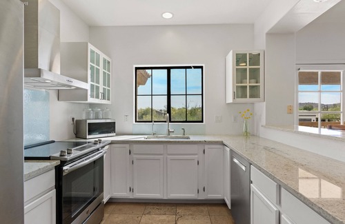 Fountain Hills Condominio | Charming 2-bedroom condo in enchanting Fountain Hills with AC