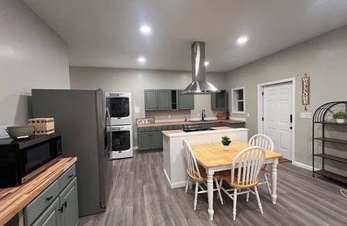 Hendersonville Apartamento | Charming 2-bedroom apartment in lovely Hendersonville with AC, WiFi