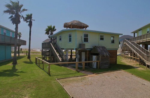 Surfside Beach Casa | Charming 2 Bedroom a block from the Ocean Beach