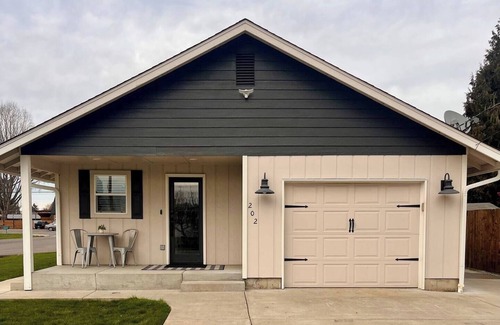 Battle Ground Casa | Charming 2-bedroom house in old town Battle Ground