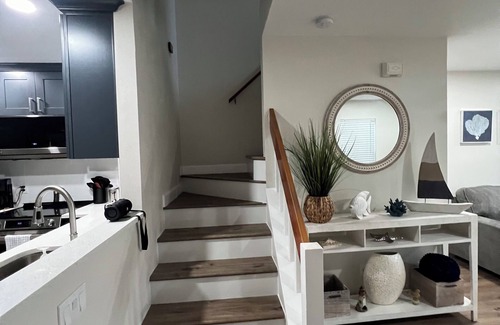 Crystal River Condominio | Charming 2 bedroom condo with waterfront/dock access! Community pool!
