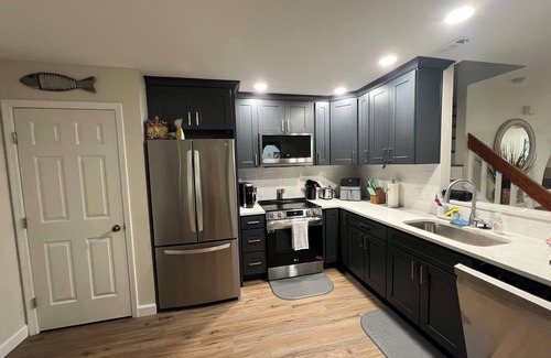 Crystal River Condominio | Charming 2 bedroom condo with waterfront/dock access! Community pool!
