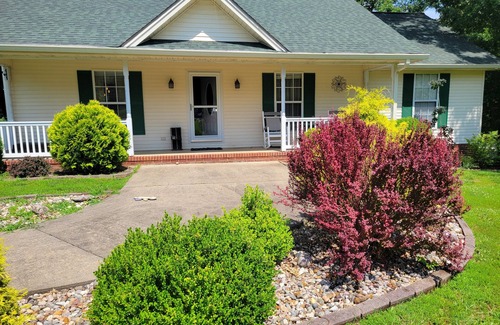 Gilbertsville Casa | Charming 2-bedroom house in Gilbertsville with WiFi and AC.
