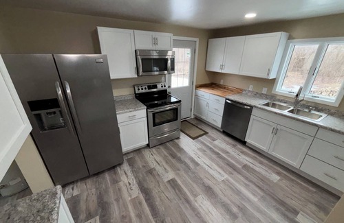 Anchor Bay Harbor Casa | Charming 2-bedroom house with WiFi, AC in quaint Chesterfield Twp