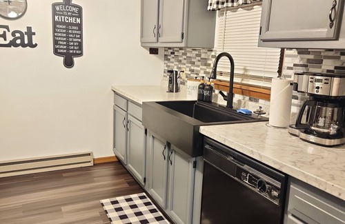 Niagara Falls Condominio | Charming 2-bedroom condo with WiFi, AC in phenomenal Niagara Falls