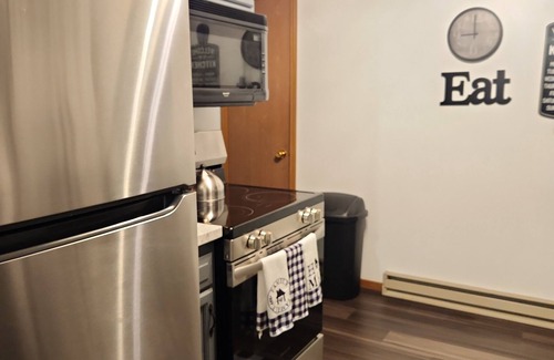 Niagara Falls Condominio | Charming 2-bedroom condo with WiFi, AC in phenomenal Niagara Falls