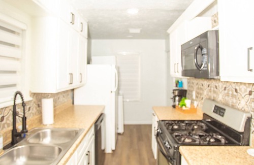 Central Oklahoma City Cabaña | Hermosa casa en medio de la ciudad! Wifi, Cocina, 2 camas queen