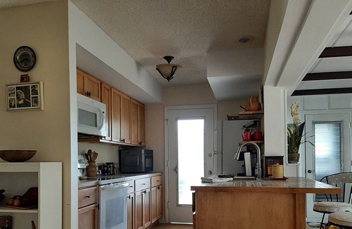 Port Saint Lucie Casa | Charming 2-bedroom house on ocean access canal in Port St. .Lucie FL