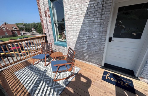 St. Charles Historic District Apartamento | Charming 2-Bedroom Apartment in Historic Frenchtown with Modern Amenities