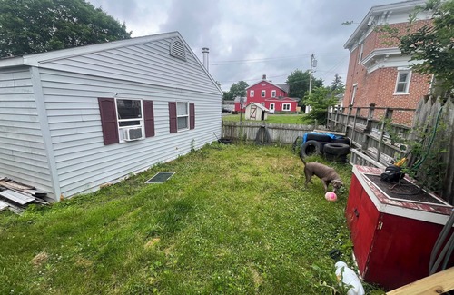 Schuylerville Cabaña | Charming 2-bedroom cottage in quaint Schuylerville with WiFi, AC