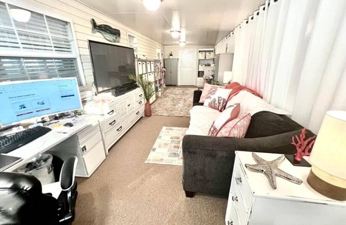 Braden River Cabaña | Charming 2-bedroom 1.5 Bath Cottage in the famous Sun Outdoors in Sarasota