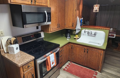 Hennessey Casa | Charming 2-bedroom, 1 bath house. Patio/Covered Parking. Extra space for parking