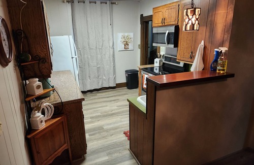 Hennessey Casa | Charming 2-bedroom, 1 bath house. Patio/Covered Parking. Extra space for parking