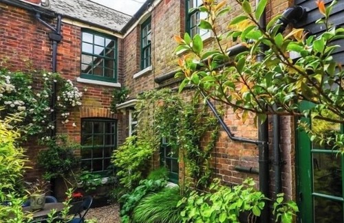 Rye Cabaña | Charming 2-bedroom 2-bathroom cottage in central beautiful medieval Rye