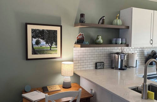 Harrisburg - Hershey Casa | Charming 2-bedroom, 2.5 bath townhome, private garage, off street parking