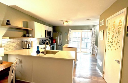 Harrisburg - Hershey Casa | Charming 2-bedroom, 2.5 bath townhome, private garage, off street parking
