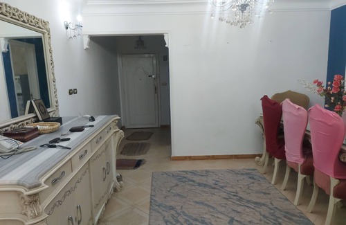Ar-Raml 1 Apartamento | Charming 2-bedroom apartment in enchanting Alexandria with WiFi, fitness room.