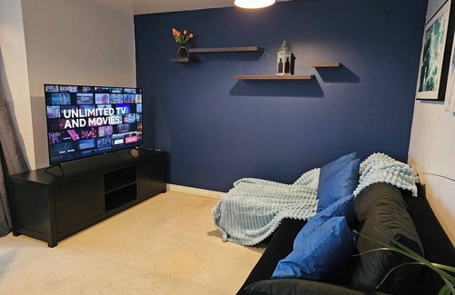Quedgeley Apartamento | Charming 2-bedroom apartment in Quedgeley with WiFi access