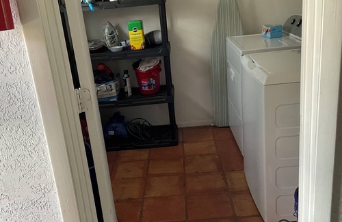 San Carlos Park Apartamento | Charming 2-bedroom apartment in fabulous South Fort Myers with WiFi, AC