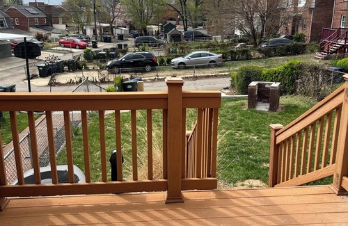 Northeast Casa | Charming 2-bedroom and 1 bathroom townhome in welcoming Washington with AC