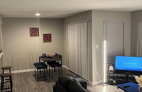 Greensboro Apartamento | Charming 2-bedroom apartment with AC and WiFi in marvelous Greensboro