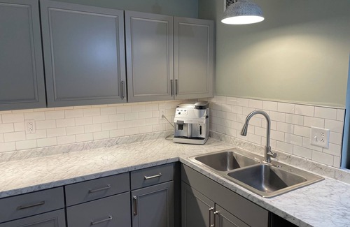 Lexington Apartamento | Charming 2-bedroom apartment with short walk to downtown and Universities