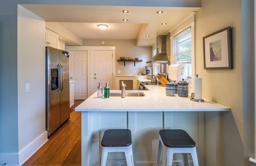 Rochester Apartamento | Charming 2-bedroom apartment close to everything on quiet street