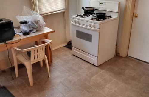 Downtown Rochester Apartamento | Charming 2-bedroom apartment in delightful Rochester with WiFi, AC