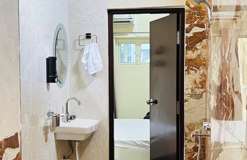 Varanasi Casa | Charming 2-bedroom apartment in Varanasi with WiFi and AC