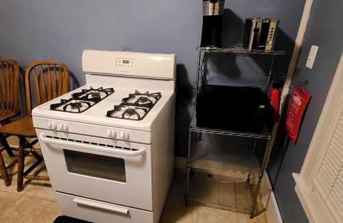 Dearborn Apartamento | Charming 2-bedroom apartment near Downtown Dearborn