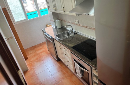 Carretera de la Sierra Apartamento | Charming 2-bedroom apartment with AC, WiFi in lovely Granada