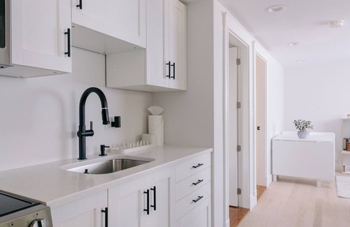Beverly Apartamento | Charming 2-bedroom apartment in beautiful Beverly with AC