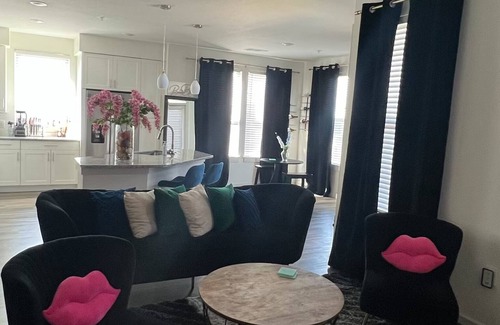 Spring Branch Apartamento | Charming 2-bedroom apartment with WiFi, AC in lovely Houston