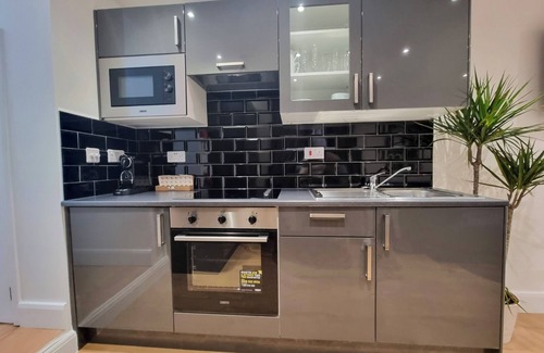 Southwark Apartamento | Charming 2-bedroom apartment with WiFi in delightful picturesque London suburb.