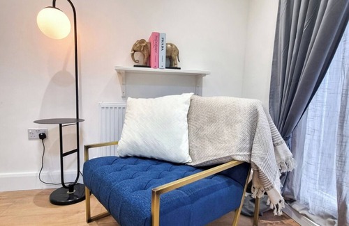 Southwark Apartamento | Charming 2-bedroom apartment with WiFi in delightful picturesque London suburb.