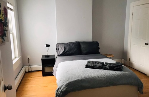 Allston Apartamento | Charming 2-bedroom apartment near BC, BU, Harvard, T and more