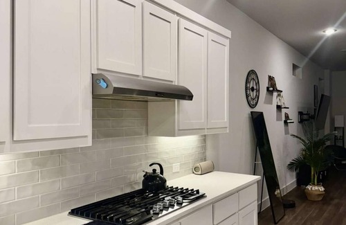 Vickery Meadow Apartamento | Charming 2-bedroom apartment with WiFi, AC in delightful Dallas