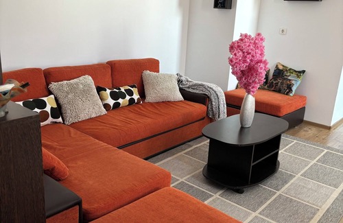 Arad Apartamento | Charming 2-bedroom apartment with AC, WiFi in superb Arad