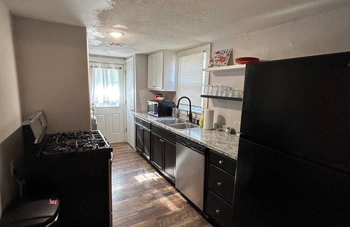 Stillwater Casa | Charming 2-bedroom bungalow with WiFi and AC in brilliant Stillwater