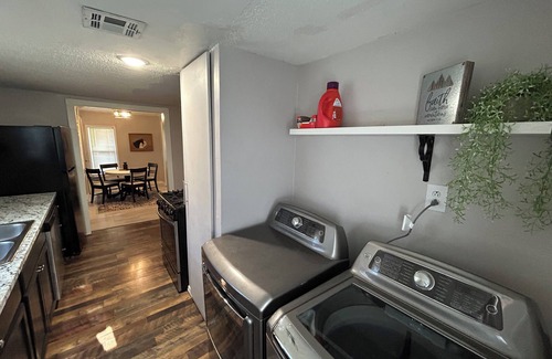 Stillwater Casa | Charming 2-bedroom bungalow with WiFi and AC in brilliant Stillwater