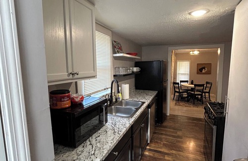 Stillwater Casa | Charming 2-bedroom bungalow with WiFi and AC in brilliant Stillwater