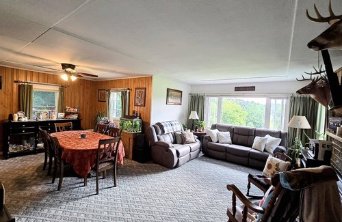 Cayuga Cama Y Desayuno | Charming 2-bedroom bed & breakfast in peaceful Cayuga with WiFi, AC