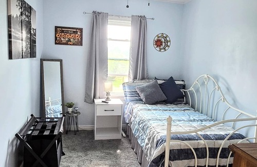 Cayuga Cama Y Desayuno | Charming 2-bedroom bed & breakfast in peaceful Cayuga with WiFi, AC