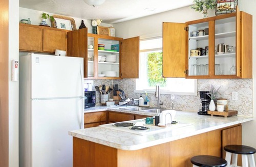 Bay City Casa | Charming 2-bedroom Bungalow in Bay City with Filtered Tillamook Bay Views