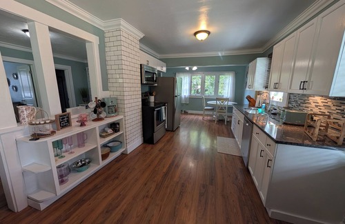 Manito Casa | Charming 2-bedroom bungalow steps from Manito Park and just mins from downtown