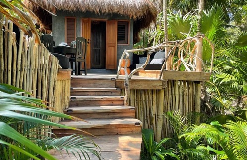 Chacchoben Casa | Charming 2-bedroom bungalow in lovely Tulum with WiFi, AC