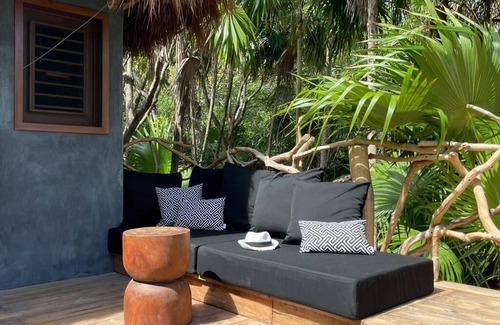 Chacchoben Casa | Charming 2-bedroom bungalow in lovely Tulum with WiFi, AC