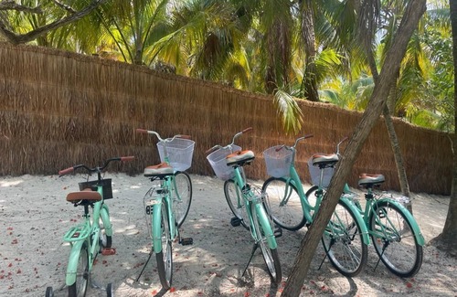 Chacchoben Casa | Charming 2-bedroom bungalow in lovely Tulum with WiFi, AC