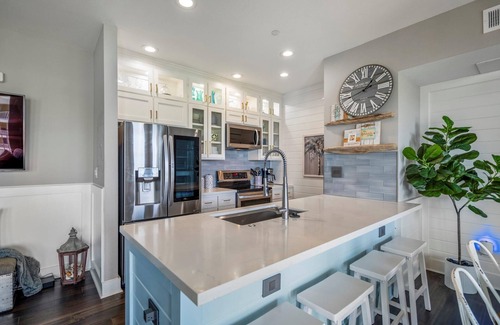 Red Fish Cove Condominio | Charming 2-bedroom condo on the top floor with a spectacular view of Gulf Coast