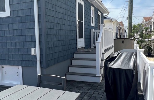 Ocean Beach III Cabaña | Charming 2-bedroom cottage with WiFi, AC in Lavallette